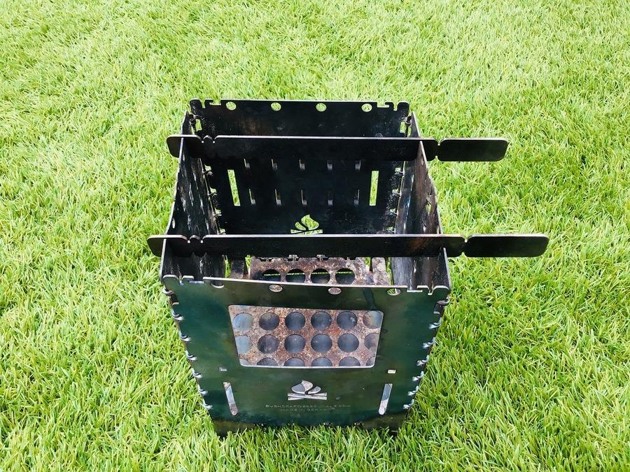 ソロキャンパー注目アイテム！bushcraft(ブッシュクラフト)のチタン製