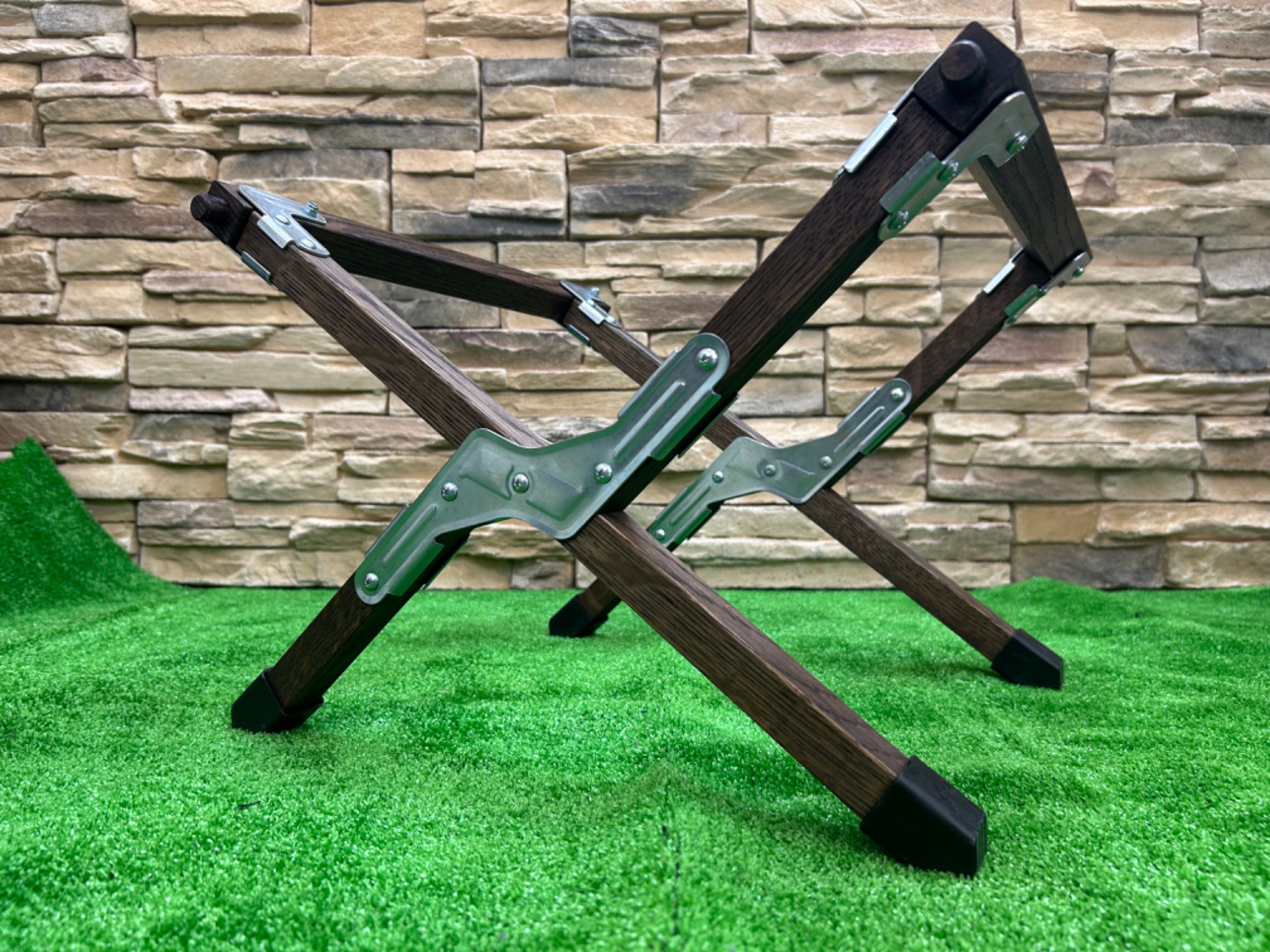 美しさを解き放つロールトップテーブル、NORA's（ノラズ）のサイド