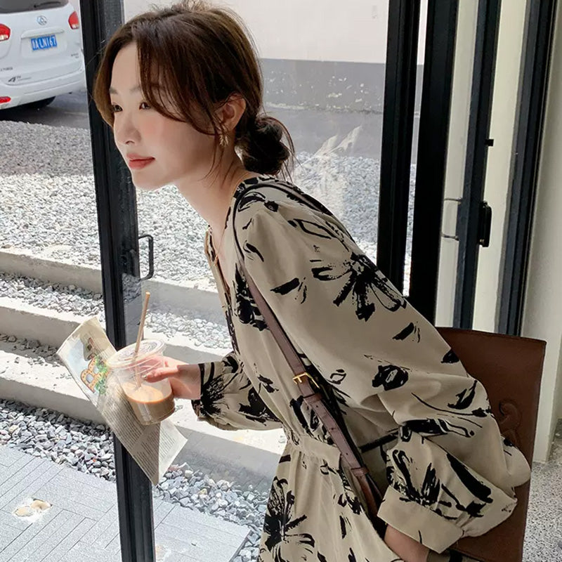 フラワープリントワンピース（花柄）夏 高見えワンピ