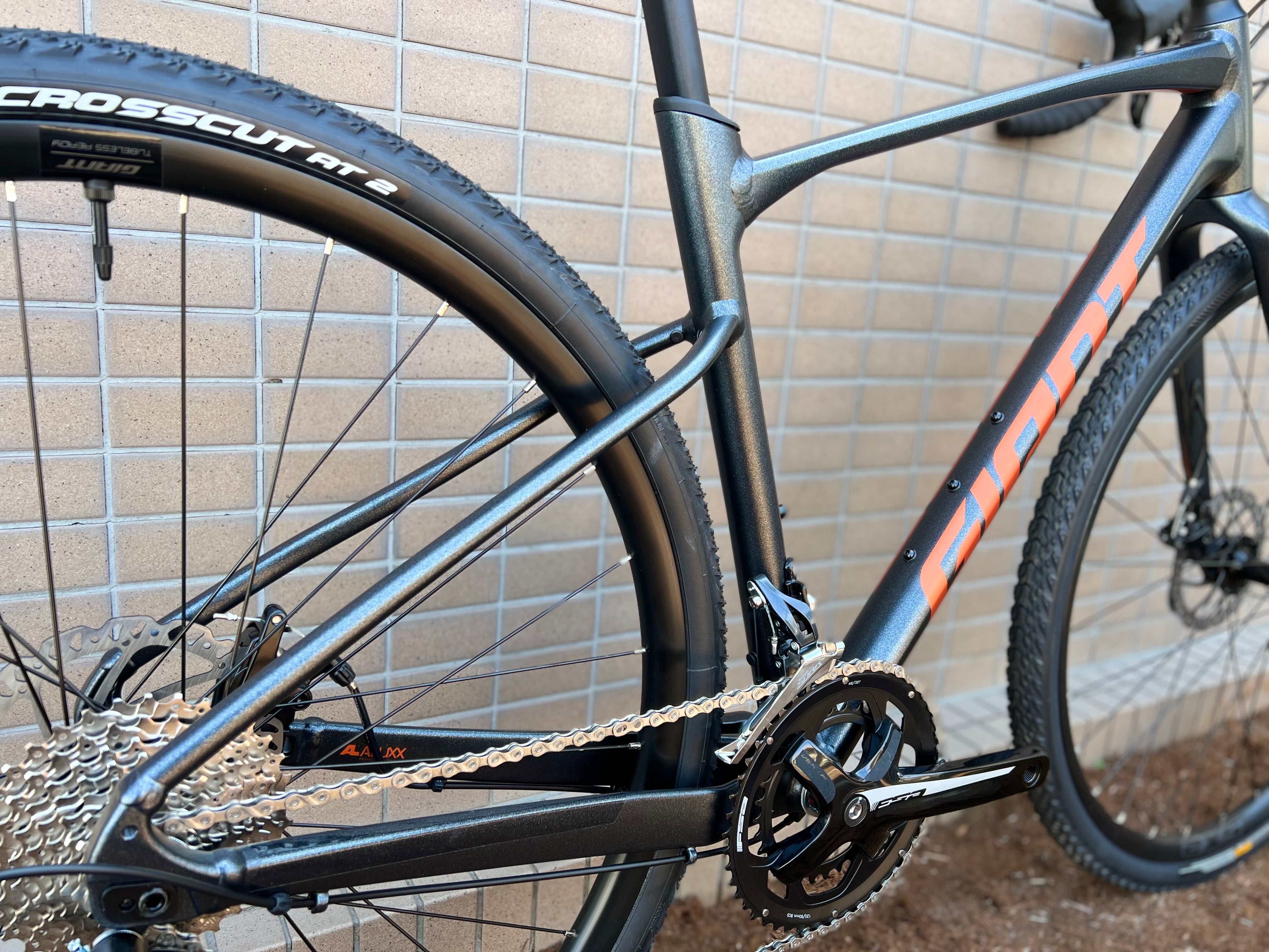 GIANT REVOLT2 2022 Sサイズ Swacchi 店舗在庫有り(即納可能、ご納車