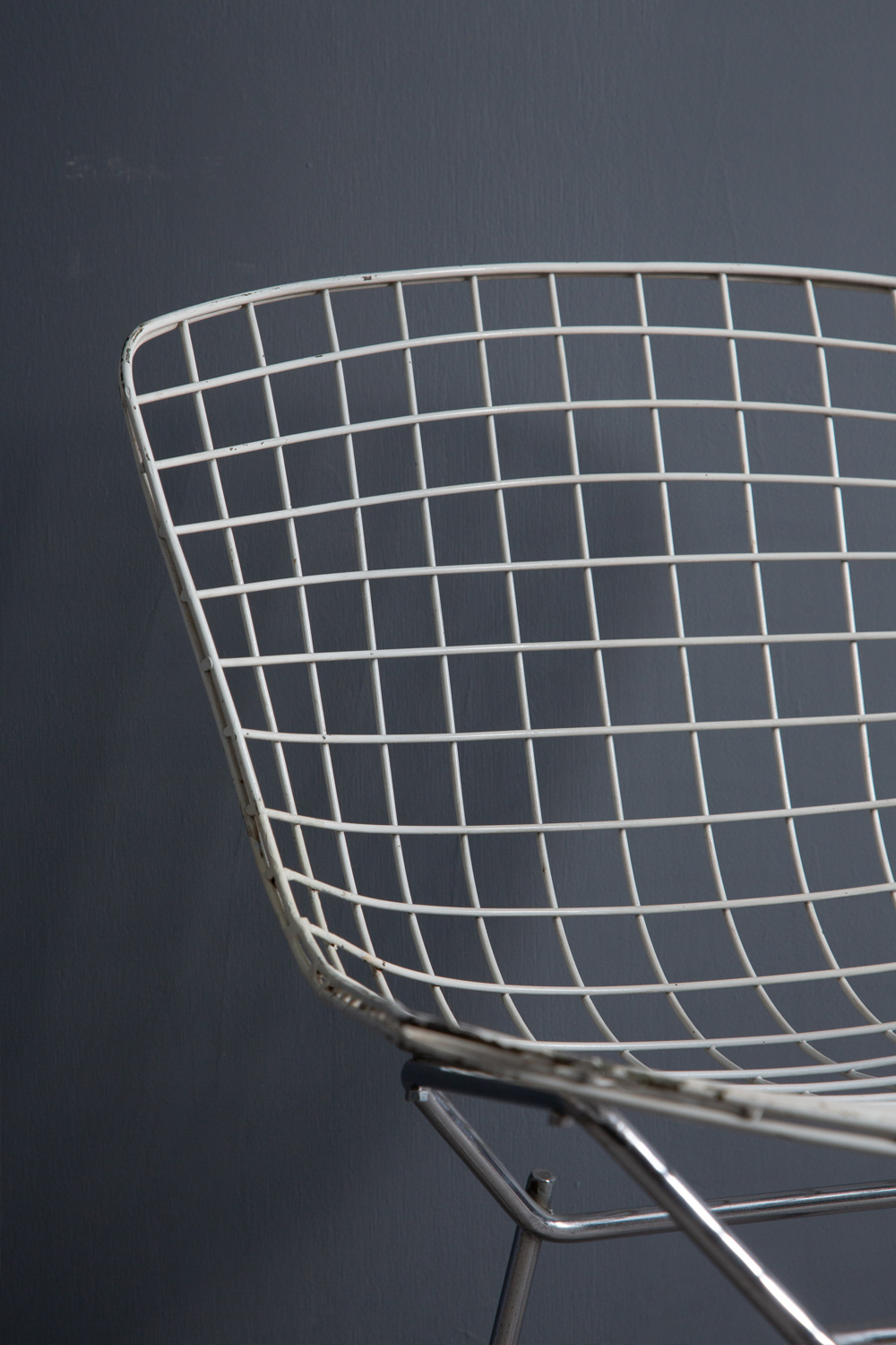 stoop | Side Chair in White and Chrome for Knoll by Harry Bertoia