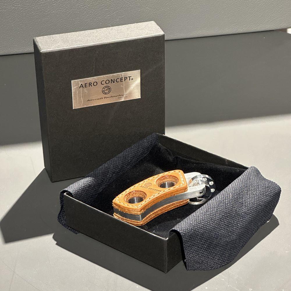 エアロコンセプト】Intuition（キーホルダー） 牛革｜レッド Brand