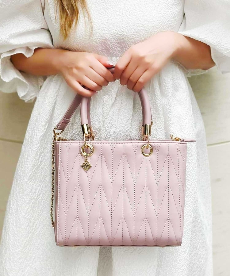 チャーム付きキルティング2WAYバッグ（ハンドバッグ） | Ober Tashe