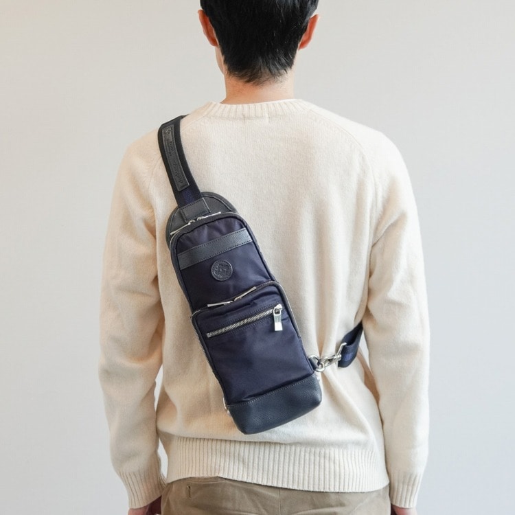 Orobianco／オロビアンコ ソロペルテ ボディバッグ 3L 550g 92956(01