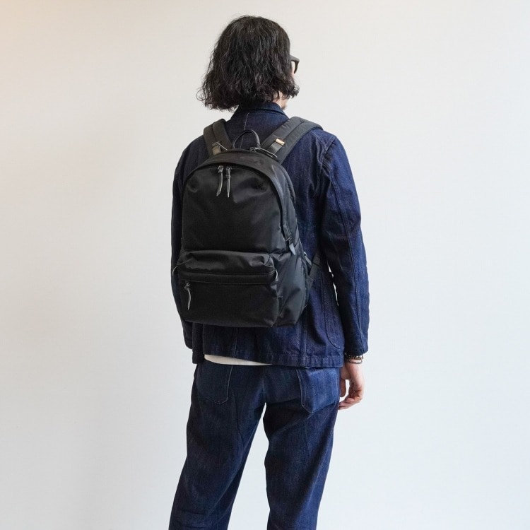 UNTRACK CITY/DS デイパックS 60214(01：ブラック): UNTRACK｜エース