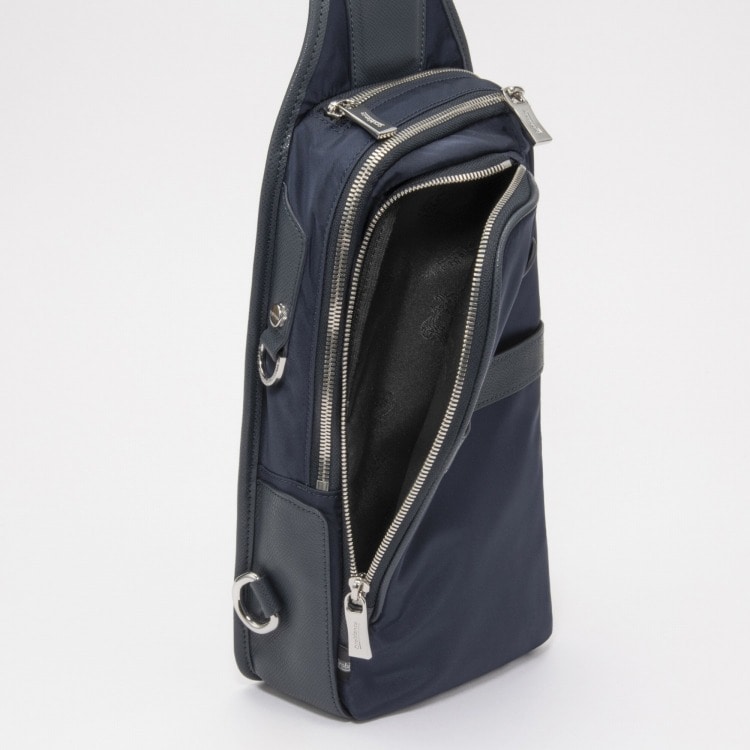 Orobianco／オロビアンコ ソロペルテ ボディバッグ 3L 610g 92958(01