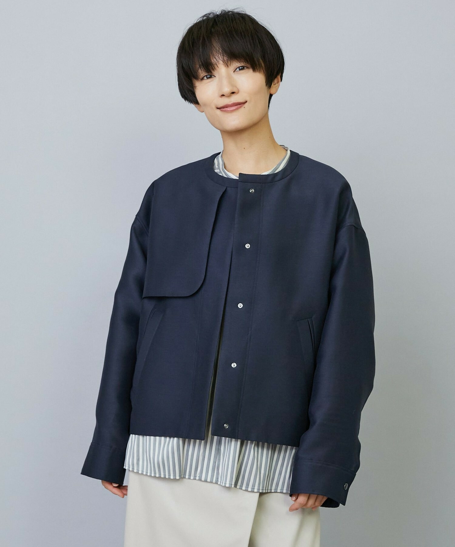 シャイニーダブルクロスノーカラーブルゾン｜BIGI online store - ビギ