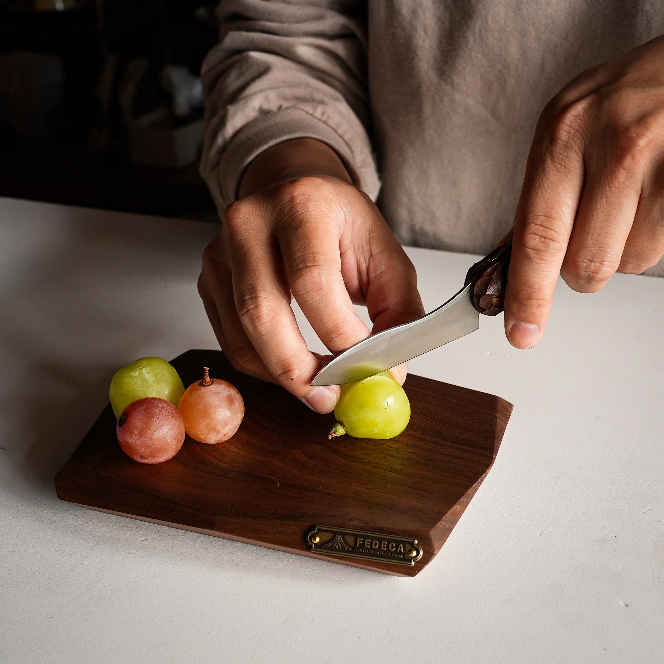 ファセットカッティングボード mini（ウォルナット） 4,950円