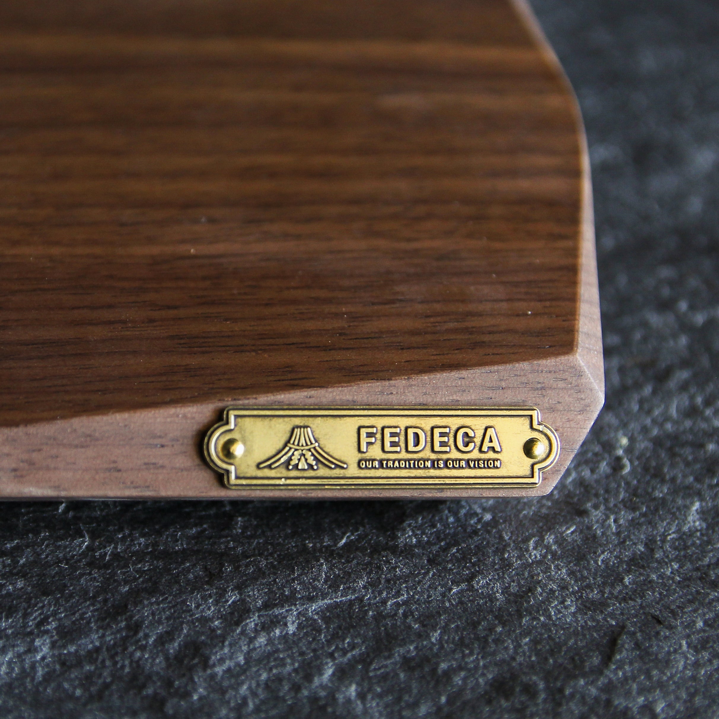 ファセットカッティングボード mini（ウォルナット） 4,950円