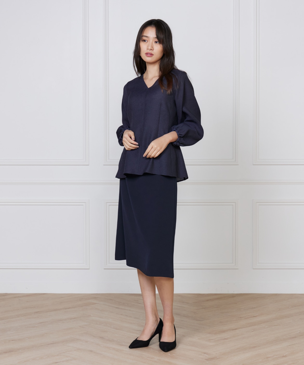 Vネックブラウス｜INED（イネド）｜フランドル（FLANDRE）オンライン