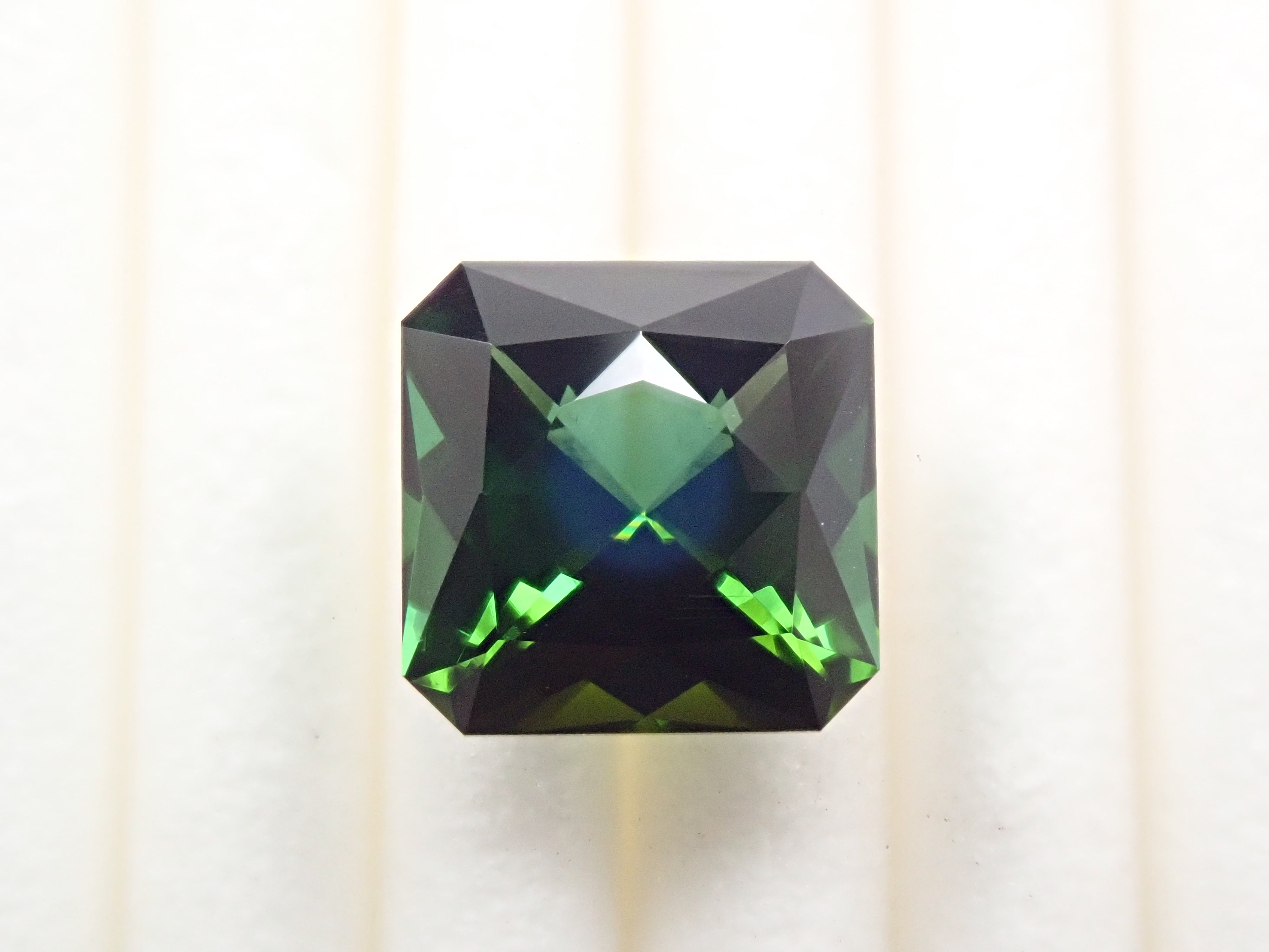 2/20 22時販売】ブラジル産グリーントルマリン 2.144ctルース