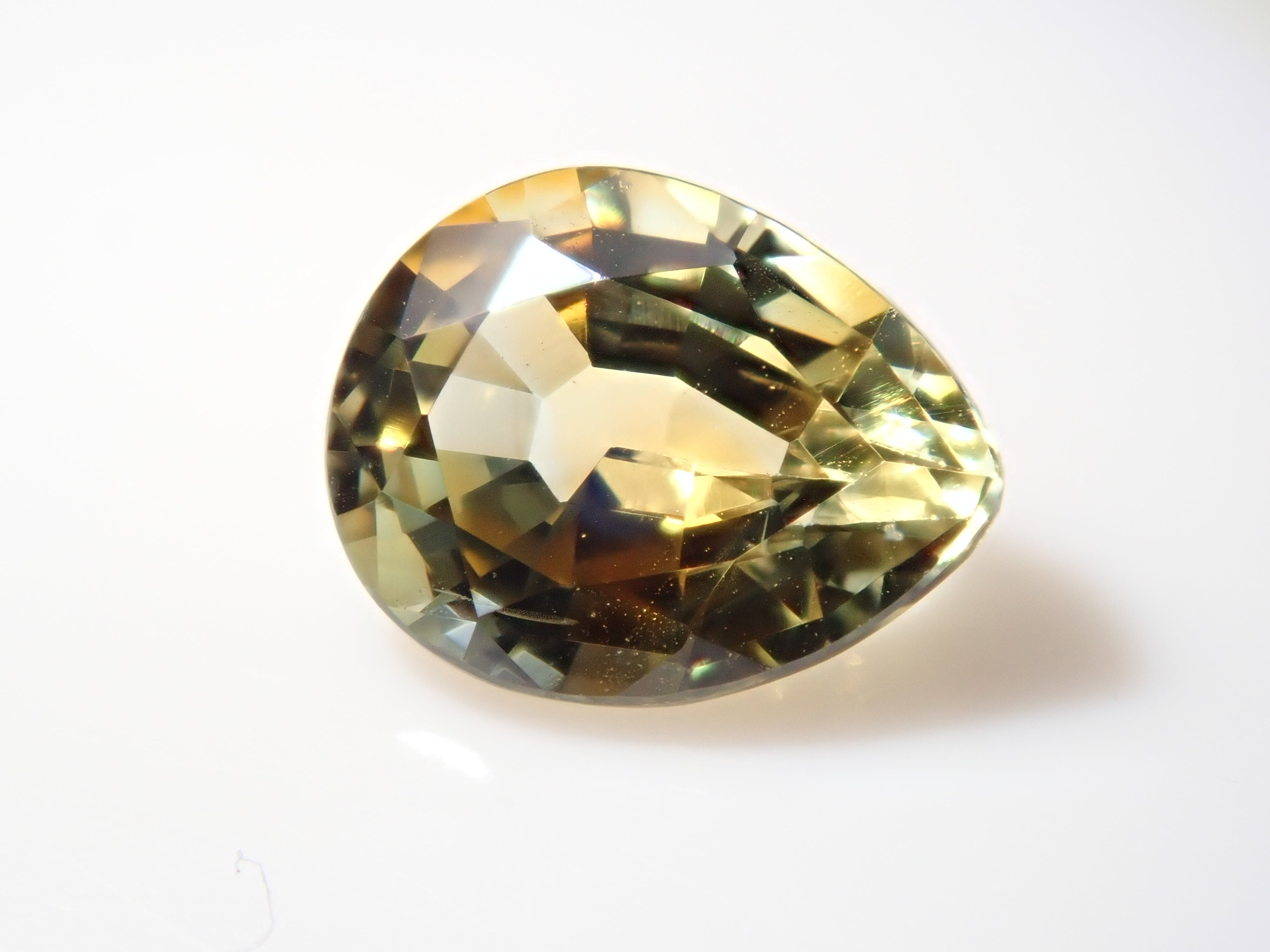 ホワイトダイヤモンド 6.2mm/0.988ctルース(FANCY WHITE, I2)