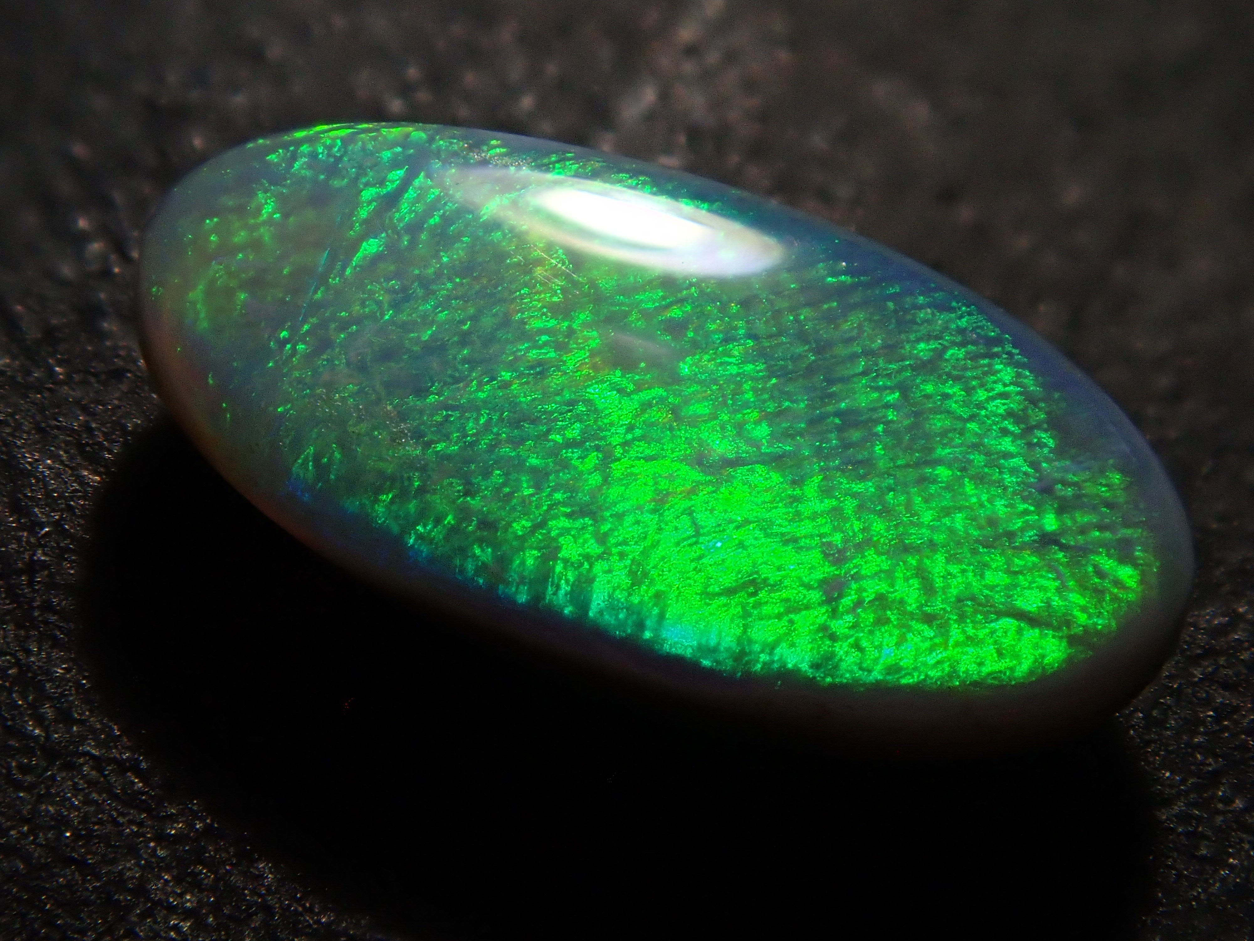 オーストラリア産ブラックオパール 0.544ctルース