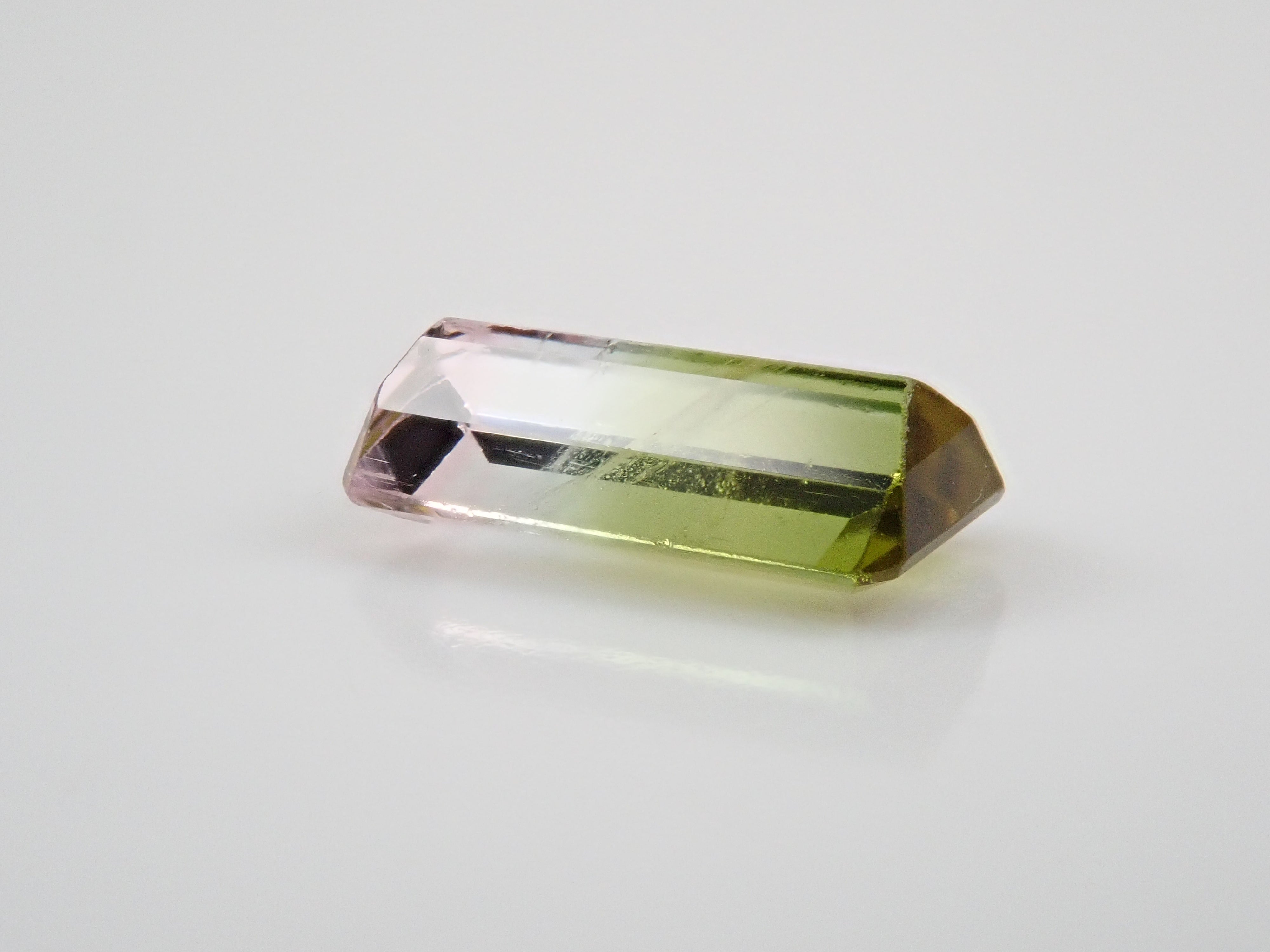 ブラジル産バイカラートルマリン 0.707ctルース