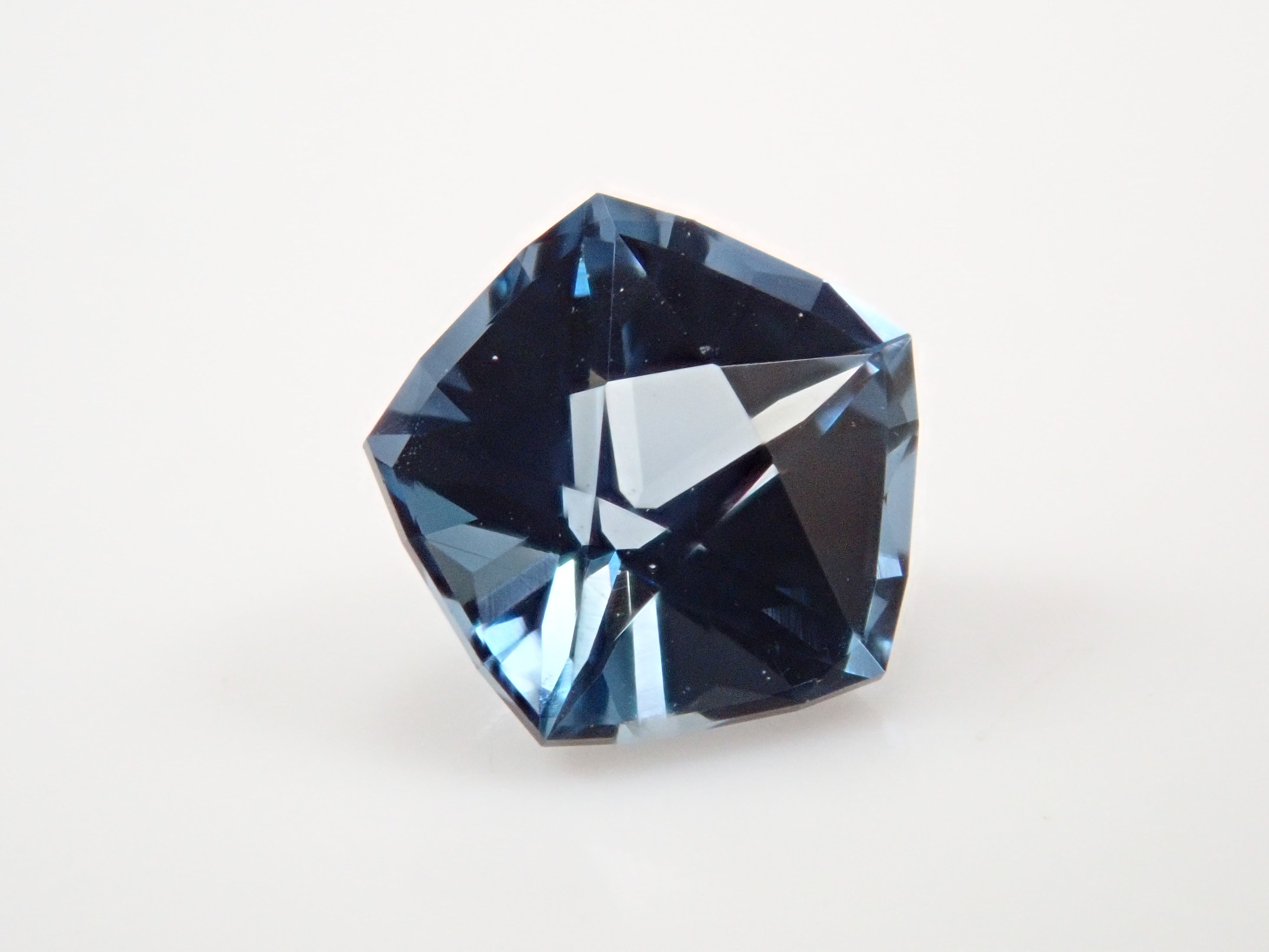 ブラジル産ロンドンブルートパーズ 0.429ctルース