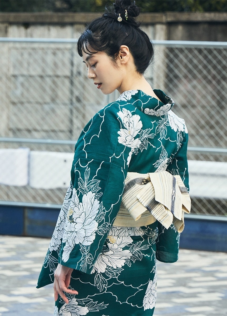 浴衣 風花 雲どりに牡丹 紺（ご予約受注品） | 浴衣 | やまと