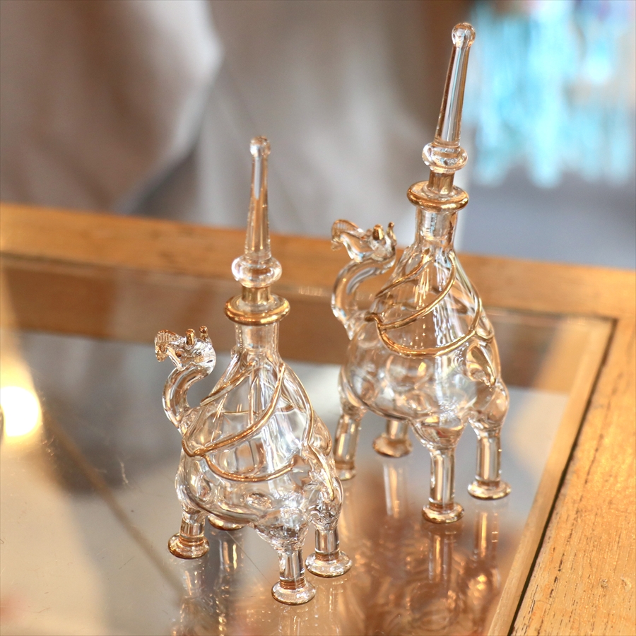 キリムスタイル / エジプト香水瓶・手吹きガラスの工芸品/ラクダ2頭