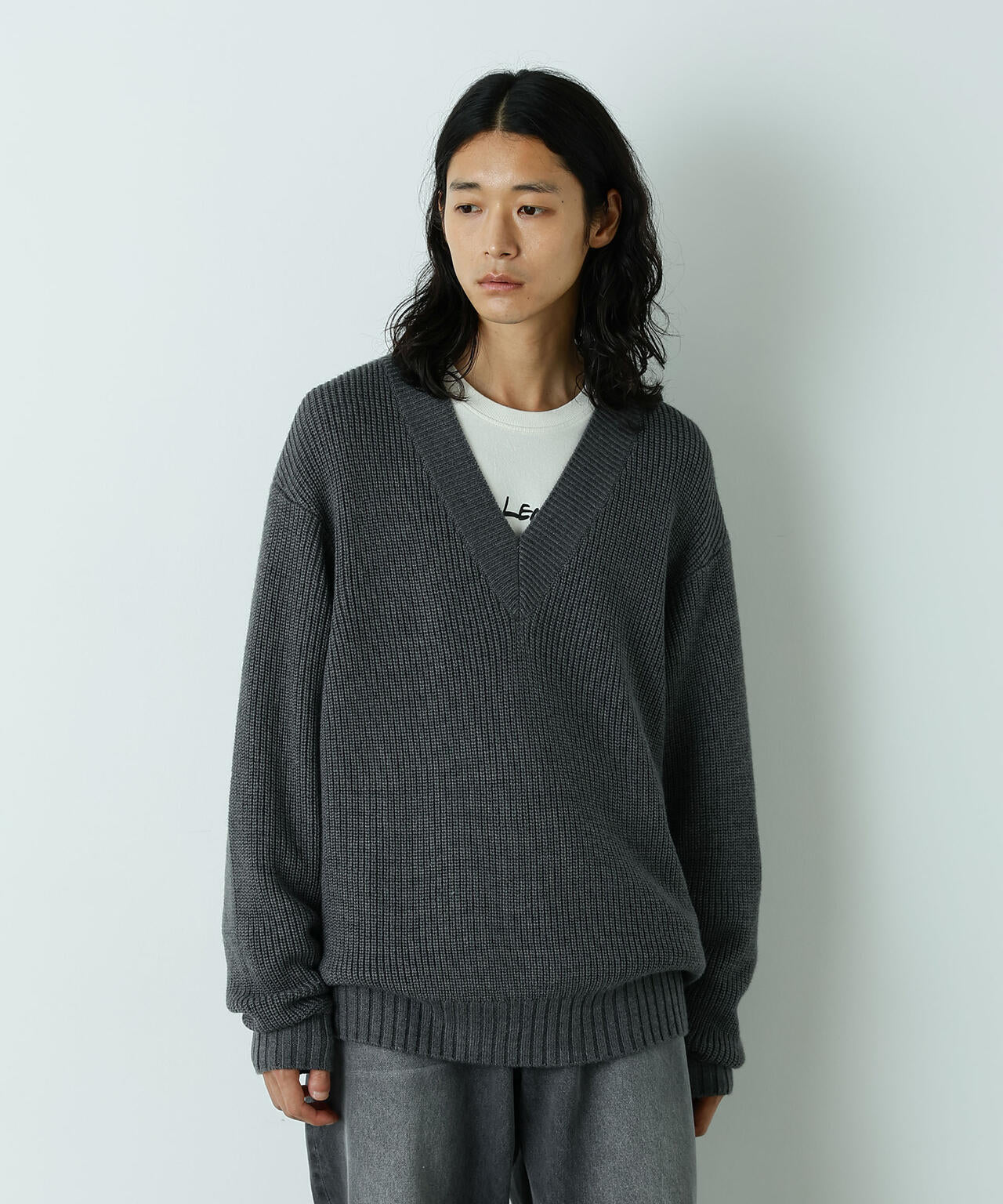 HOTEL PALACE｣ ディープVネックミドルゲージニット