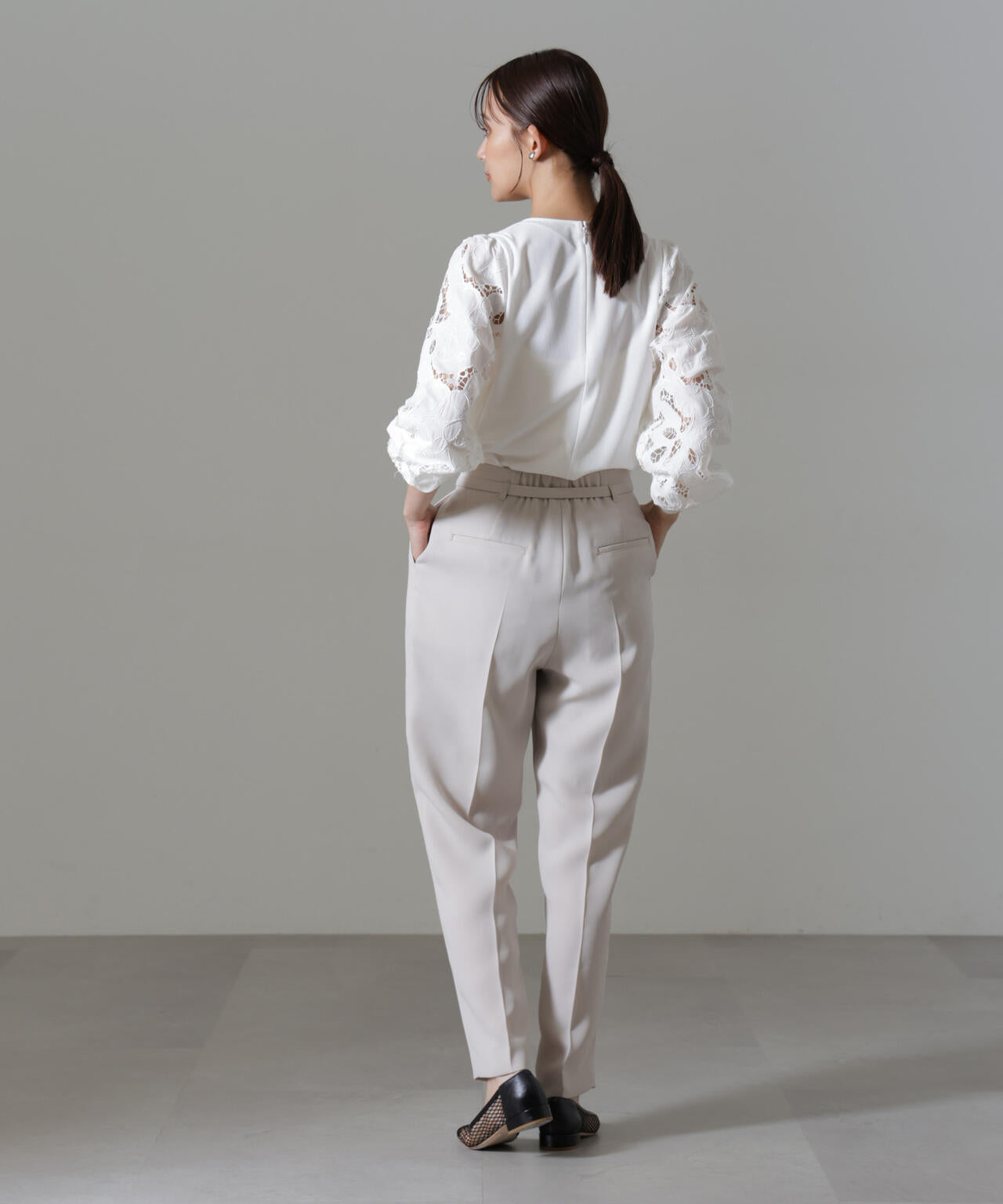 イージー ケア ダブルクロス ベルト付き タック テーパード パンツ