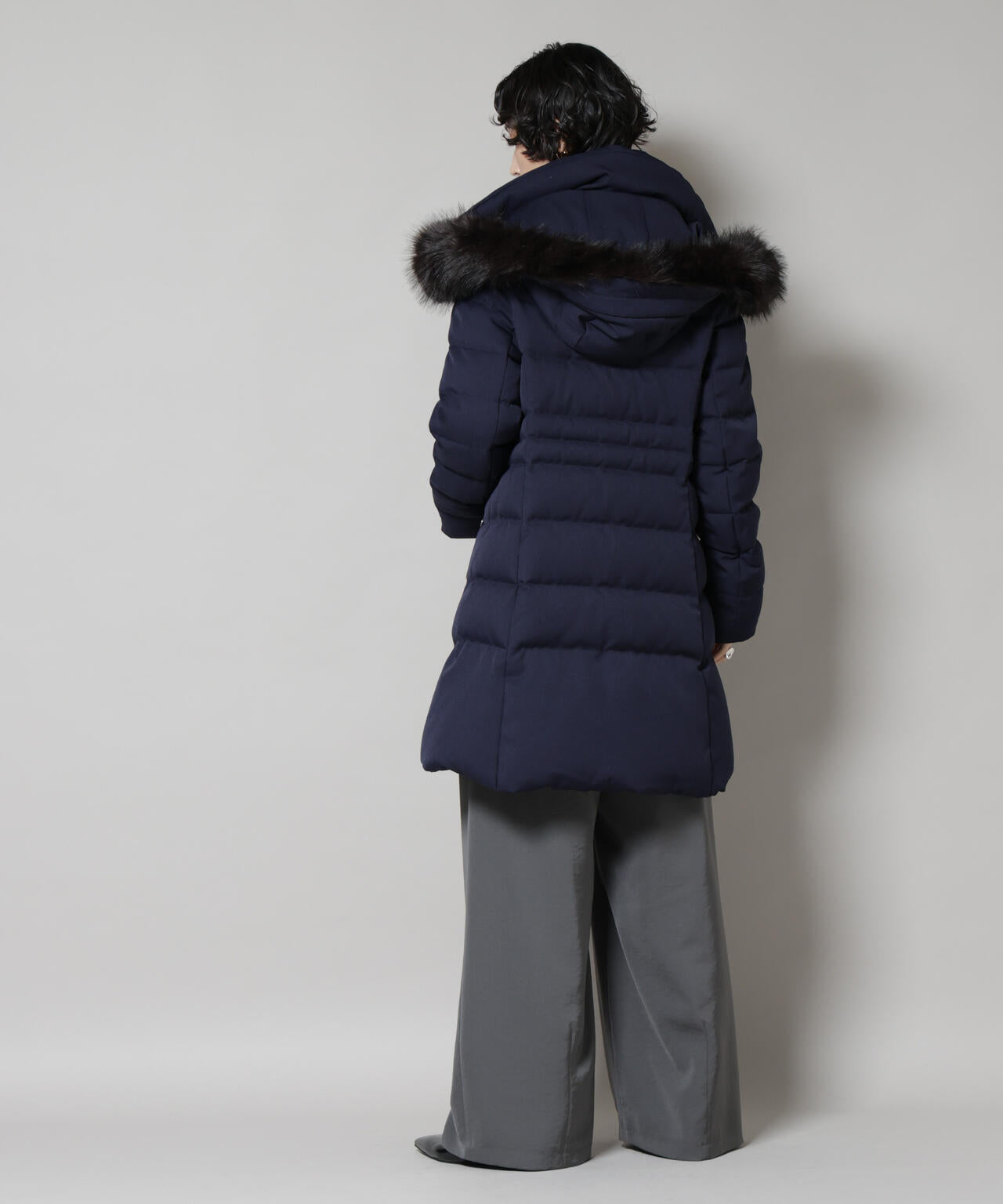 西川 ダウン (R)」サージ ロング ダウン