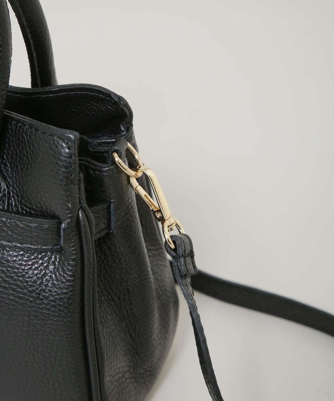 AULENTTI / ターンロックモチーフバッグ