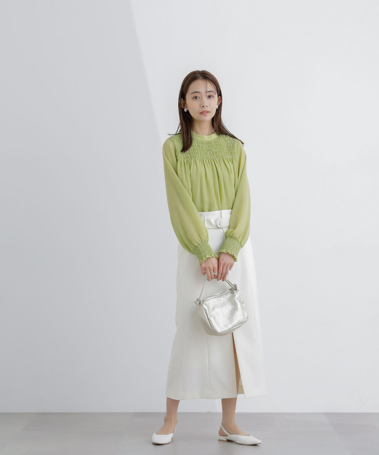 フロントシャーリングブラウス