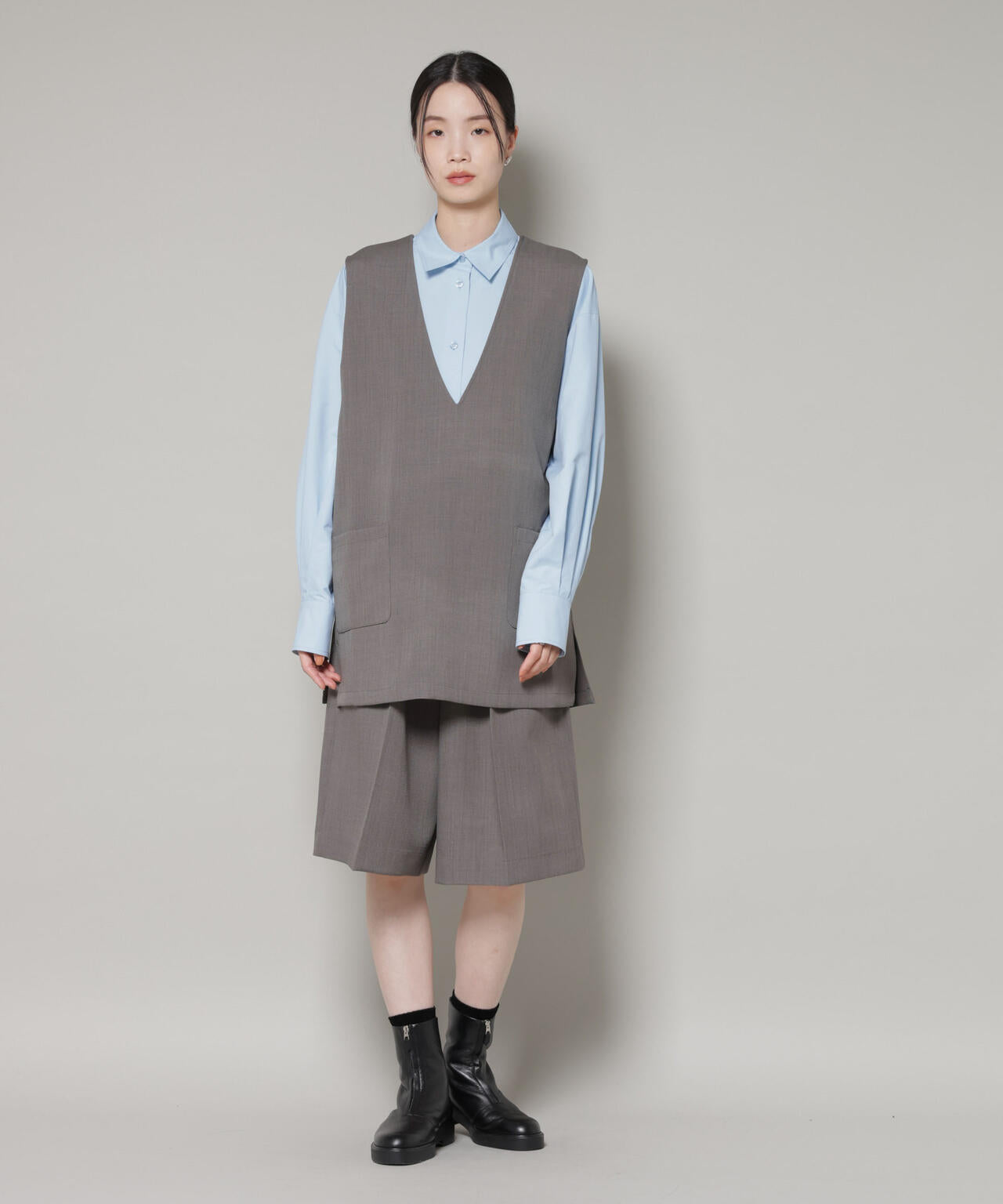 Vネック ベスト × ハーフ パンツ セットアップ