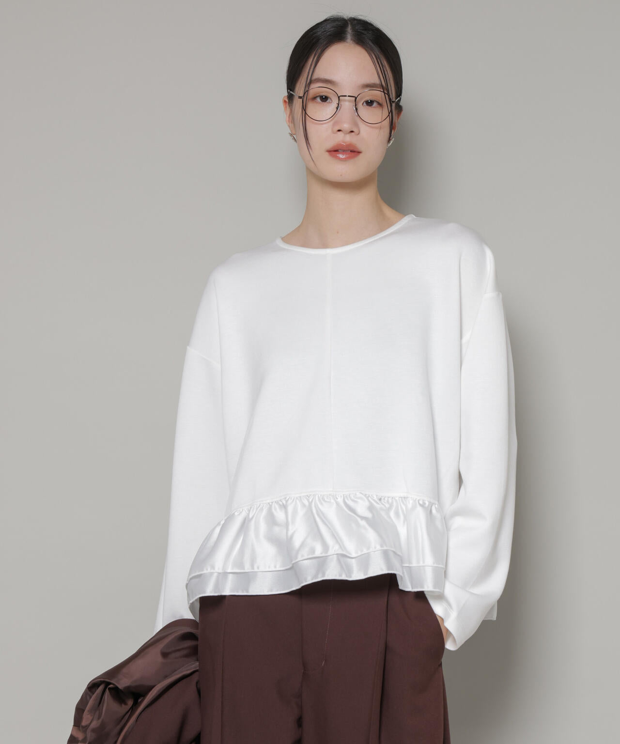 ダンボール カット サテン ペプラム トップス