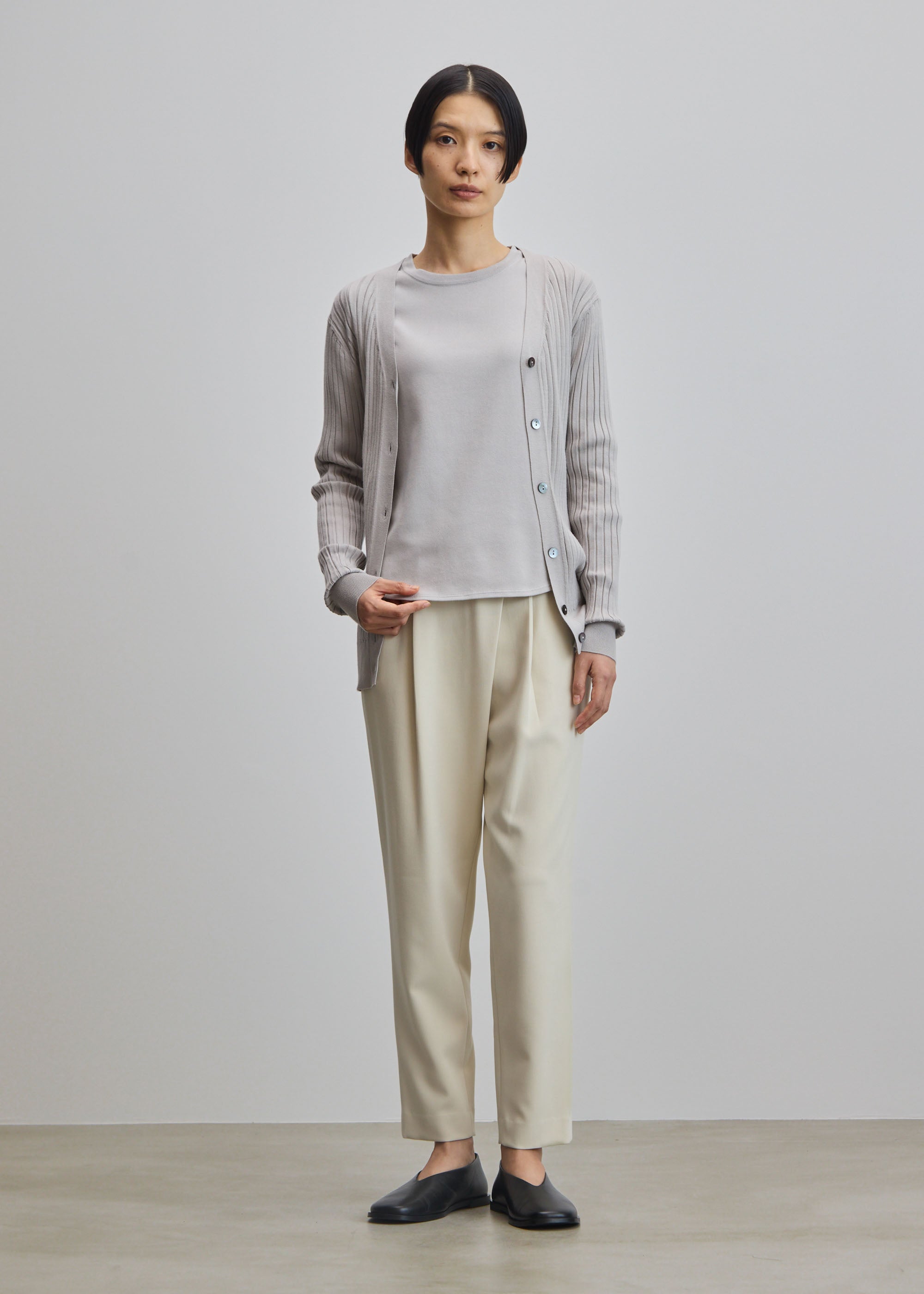 ウールライクタックパンツ - SOÉJU online store｜上質な大人の女性の