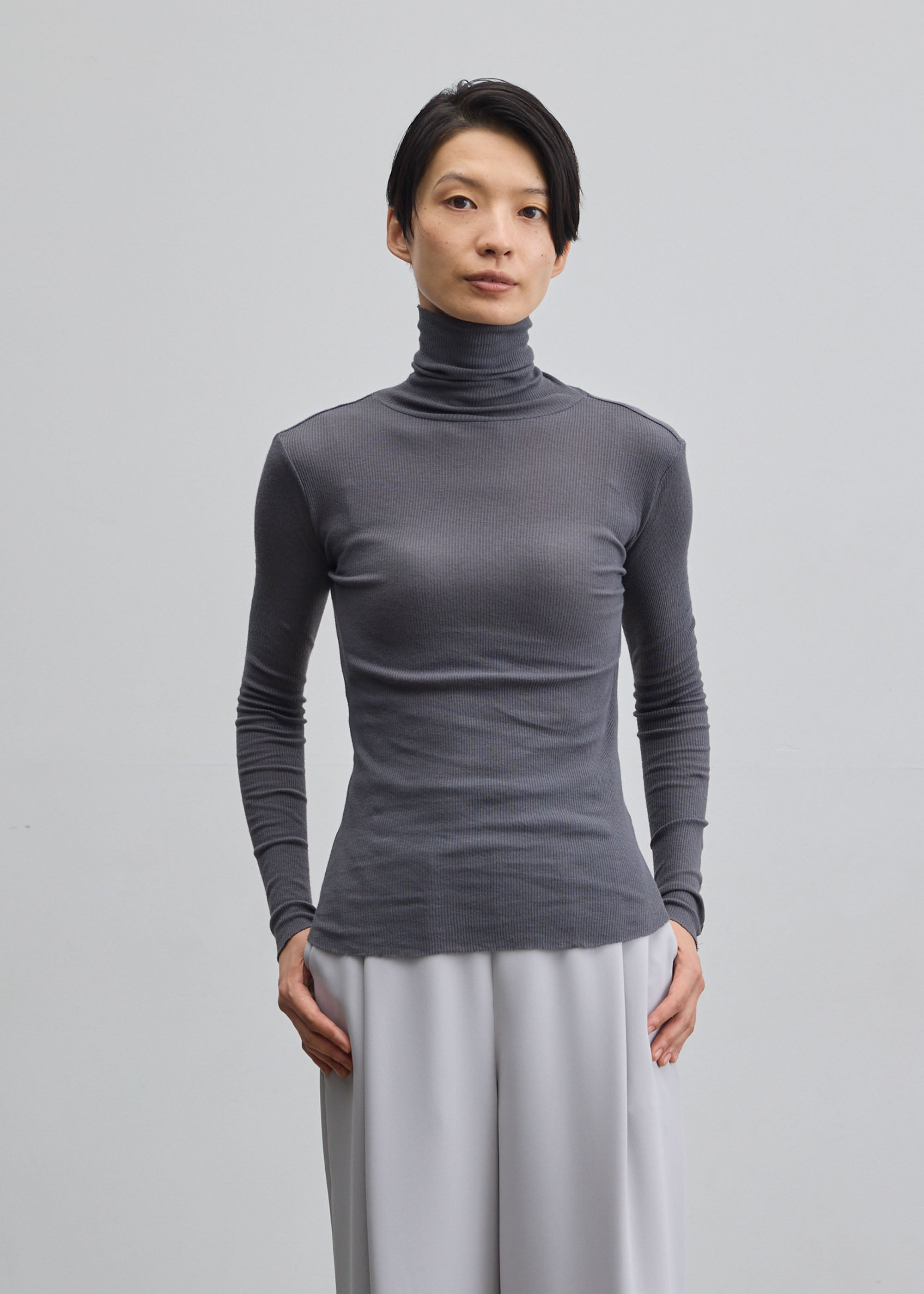 カシミヤ混タートルネックカットソー - SOÉJU online store｜上質な