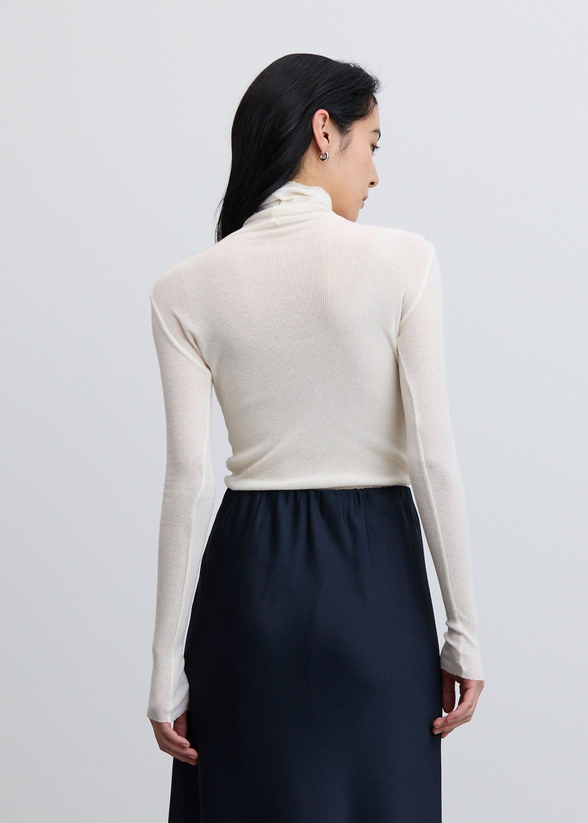 カシミヤ混タートルネックカットソー - SOÉJU online store｜上質な