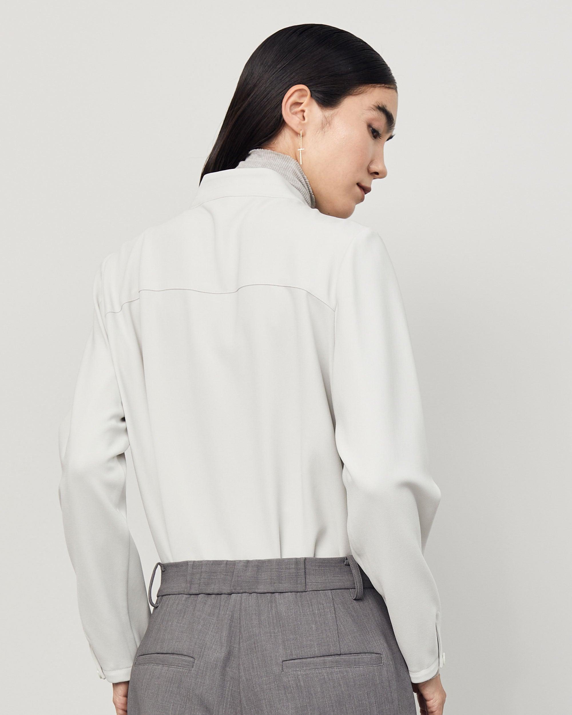 スタンドカラータックブラウス - SOÉJU online store｜上質な大人の