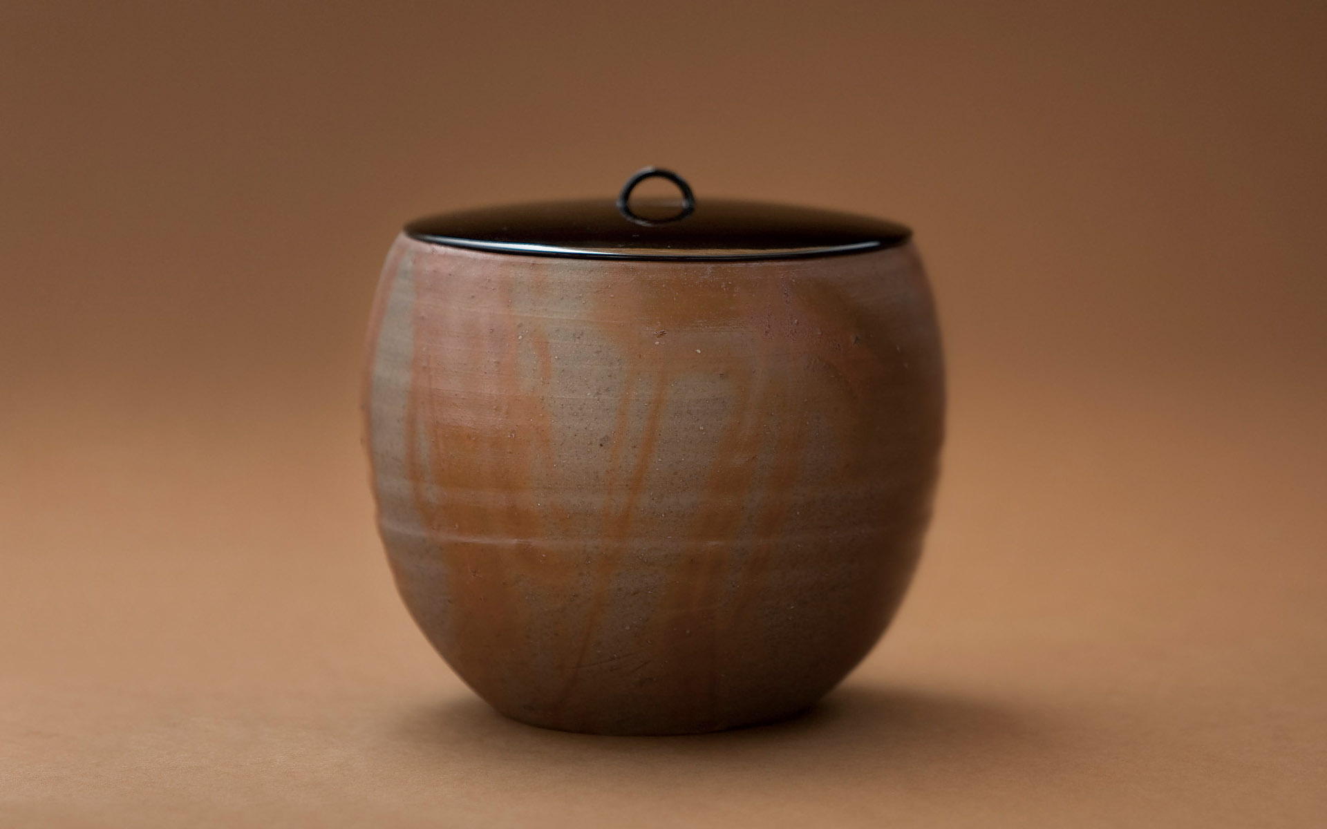 備前焼とは。千年の歴史が生んだ「投げても割れぬ」強さと素朴な「土味