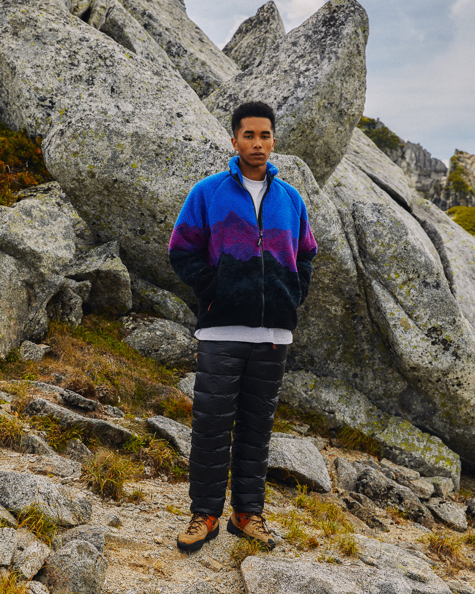 NANGA×Gramicciならではの動きやすいダウンウエアで冬のアウトドアを