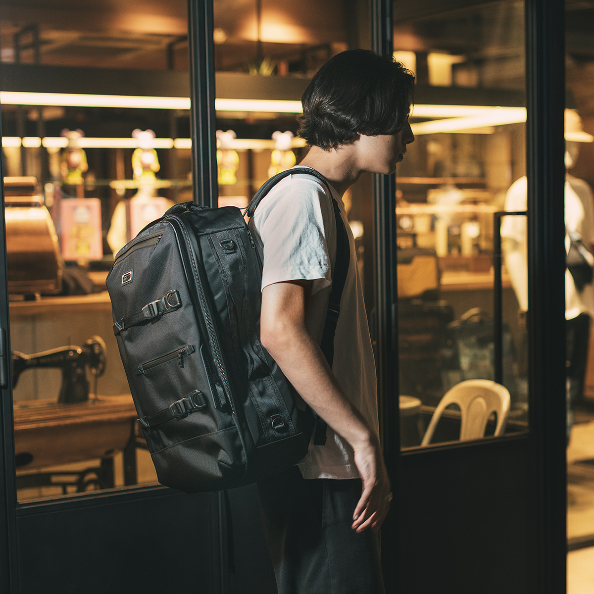 黒の衝撃。master-piece創立30周年記念モデルはクールな表情のバッグが