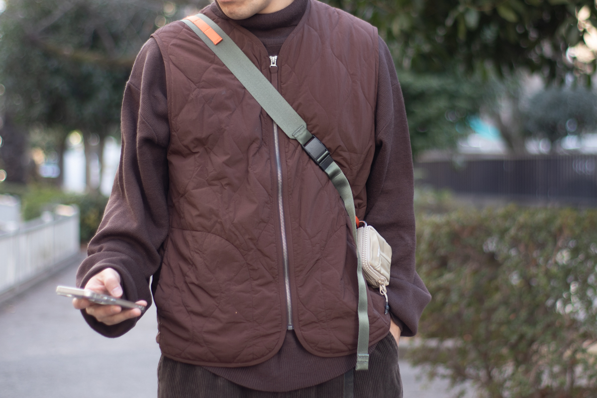 今日の着こなし、普通すぎた…？」そんなときはショルダーバッグを