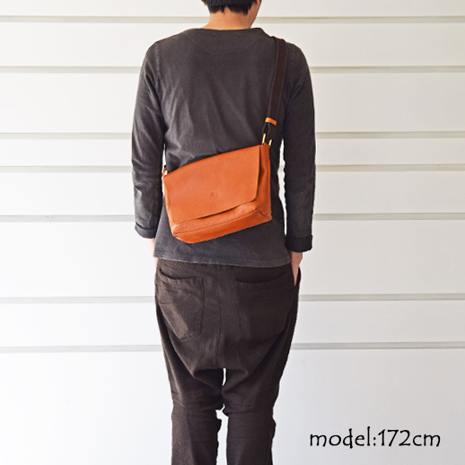 5422305711 ボディバッグ - IL BISONTE(イルビゾンテ)神戸店オンライン