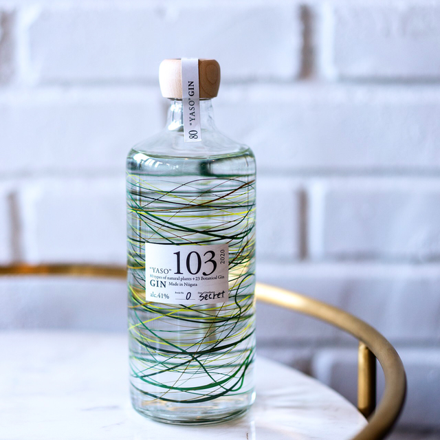 103種の薬草から作るクラフトジンYASO。健康食品メーカーがお酒造りに