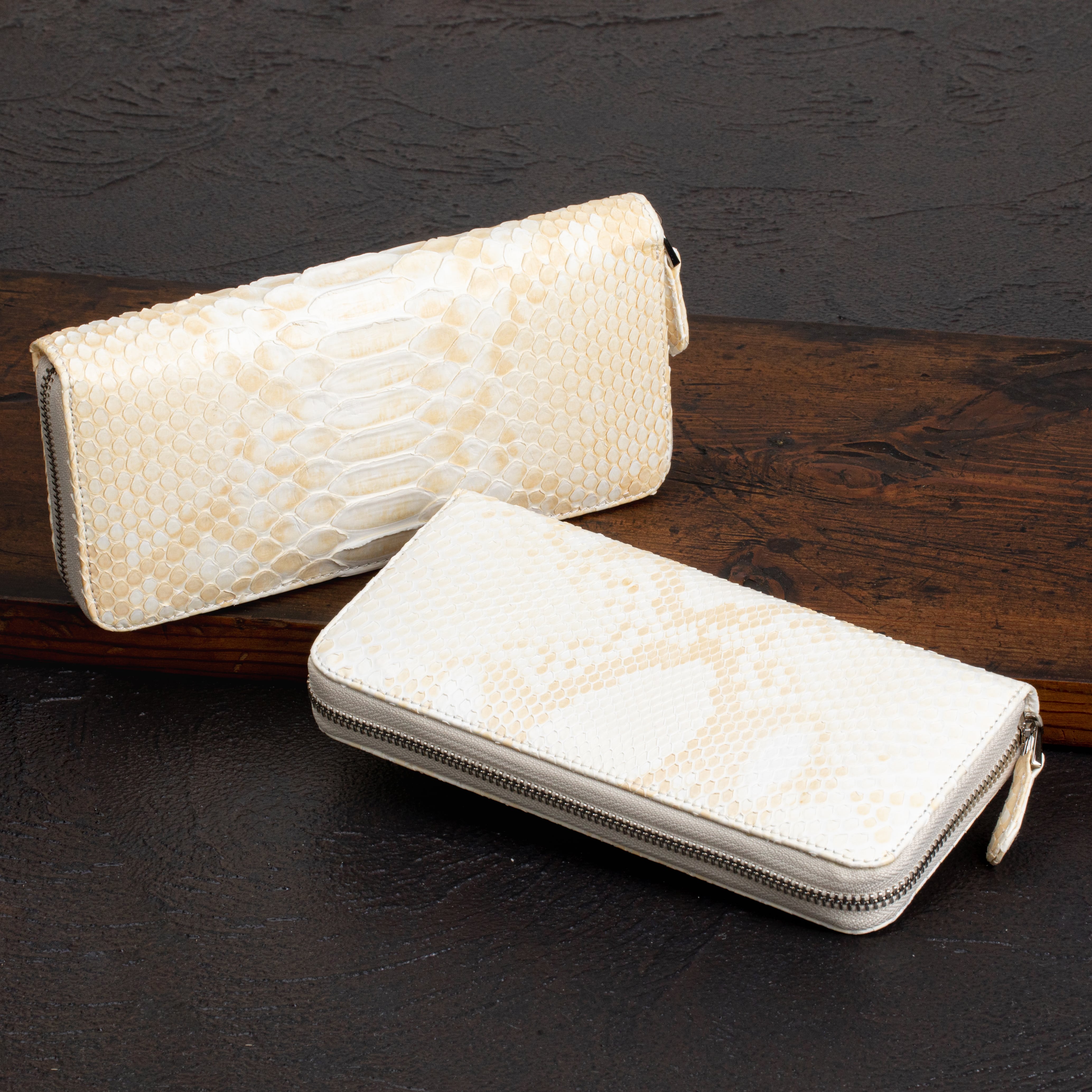 第2段】機能性重視！本格ホワイトパイソン長財布。特殊構造で日本初