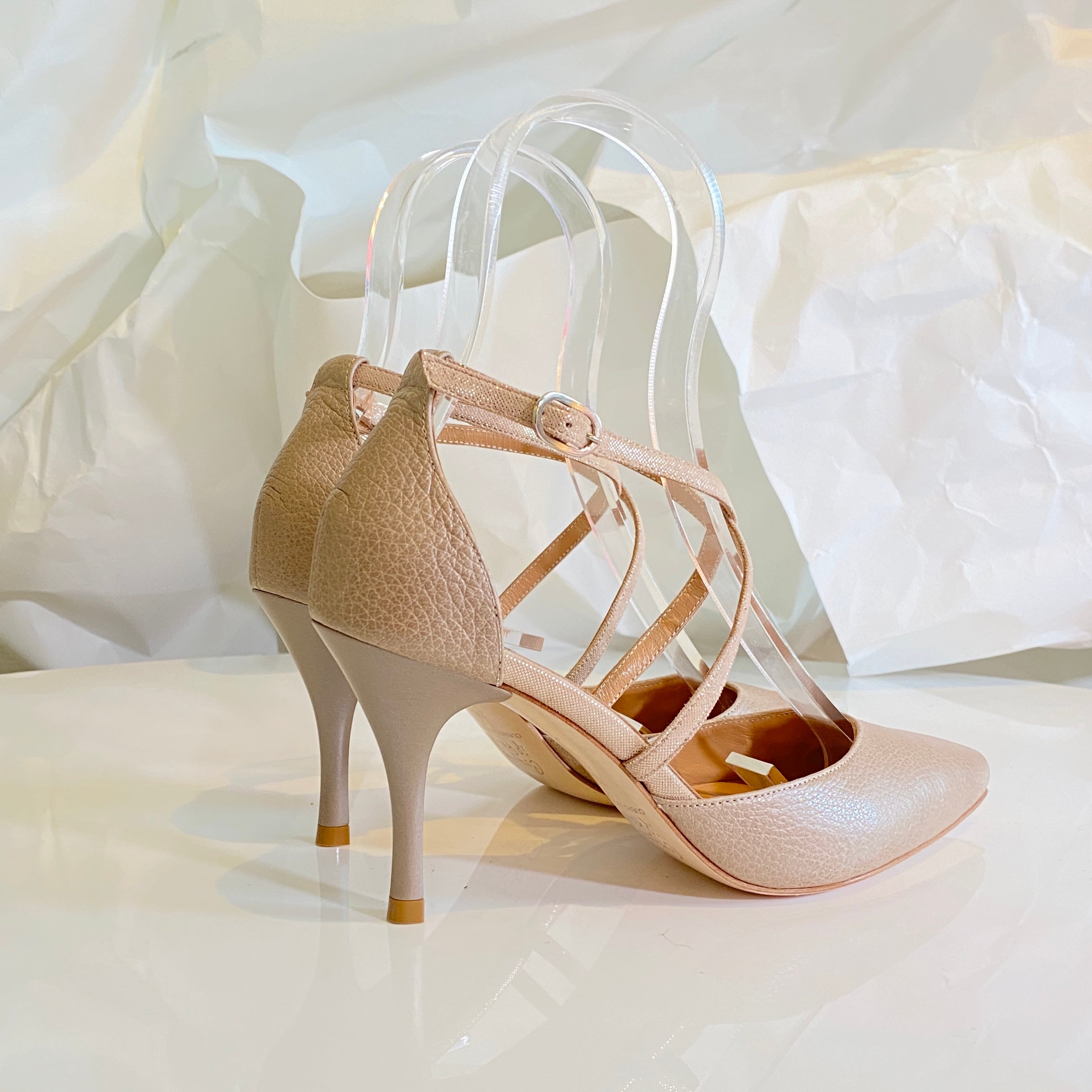 ヒールなのに踊ってるような履き心地！コムイルフォーMakuake限定