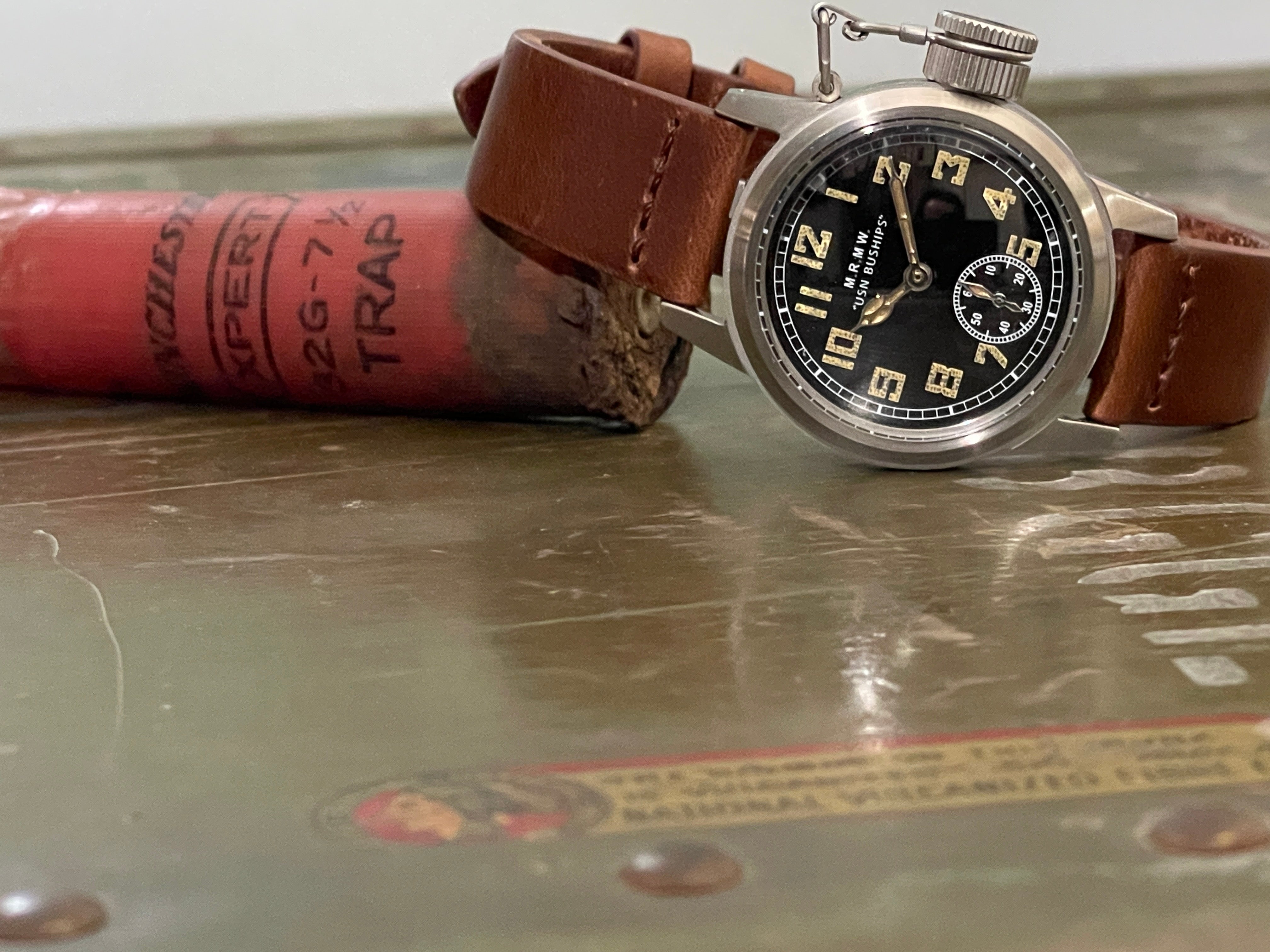 40's米海軍特殊部隊の名作 Buships腕時計が大人バージョンで復刻