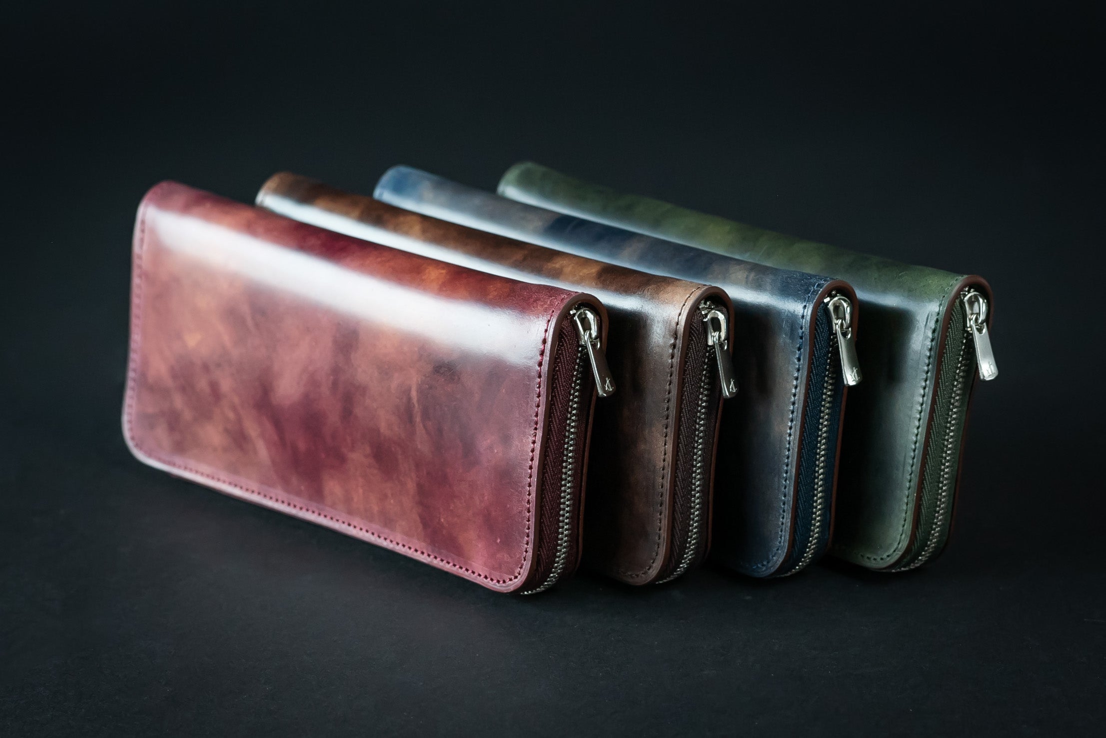 財布職人が最小に挑戦！牛革の3倍耐久性のシェルコードバンで作る極小