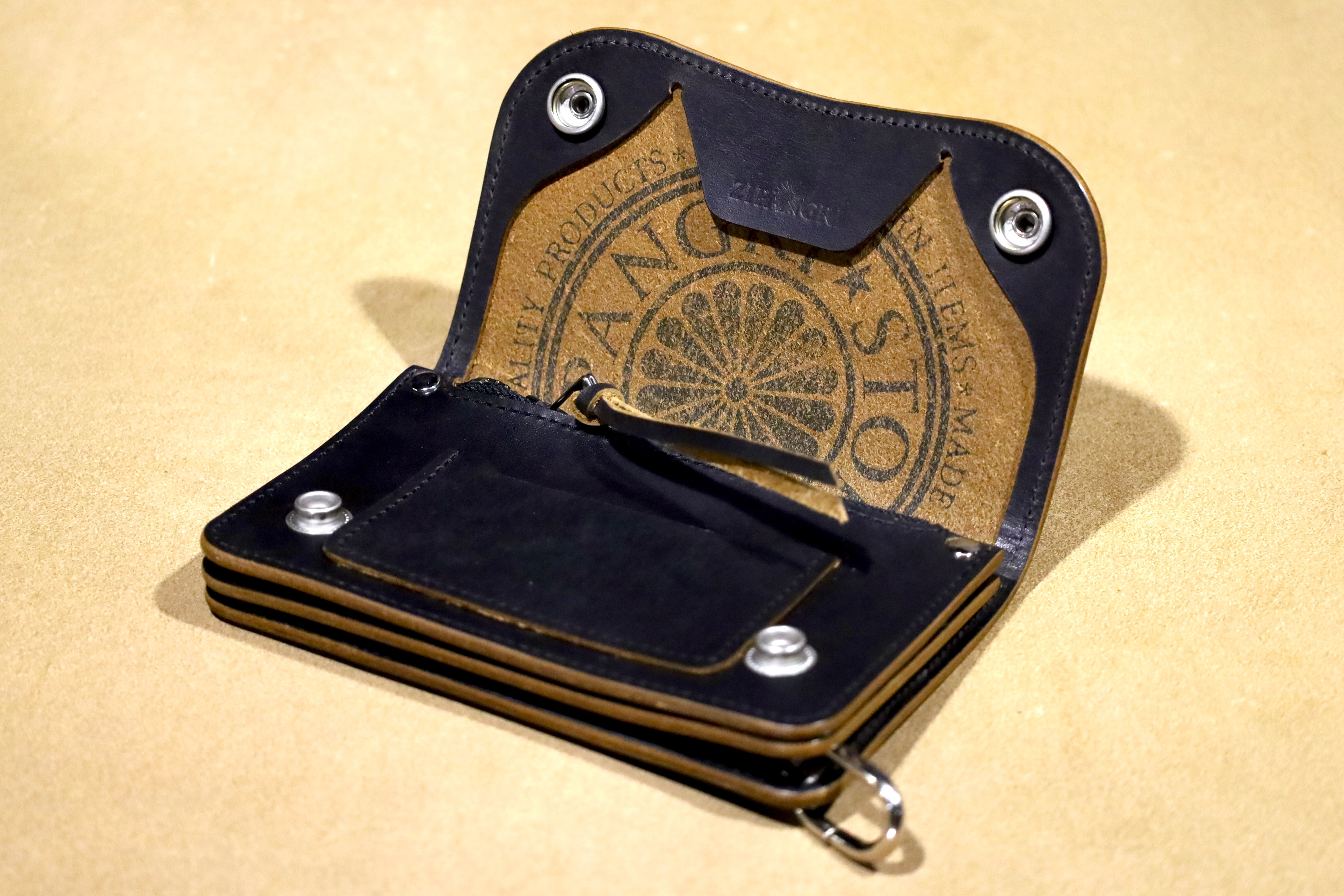 茶芯革の傑作】大人のミドルトラッカーウォレット-Ambition-｜マクアケ