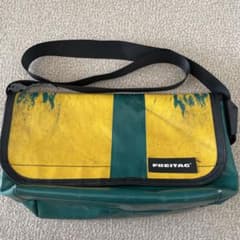 FREITAG メッセンジャーバッグ 緑/黄 - メルカリ