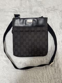 グッチ ショルダーバッグ サコッシュ GGキャンバス - メルカリ