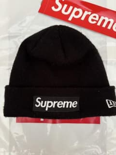 Supreme ニット帽 黒 World Famous刺繍 - メルカリ