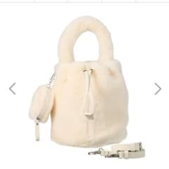 新品！ペレリールッソ ムートンファーバッグ パウダーベージュ - メルカリ