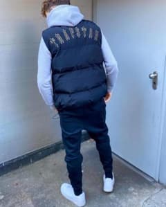 Trapstar ダウンベスト ブラック - メルカリ