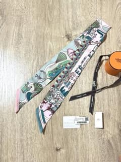 新品未使用☆エルメス ツイリー HERMES 2026SS バンダナ 黒×ピンク