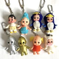 キューピーちゃんキーホルダー8個セット - メルカリ
